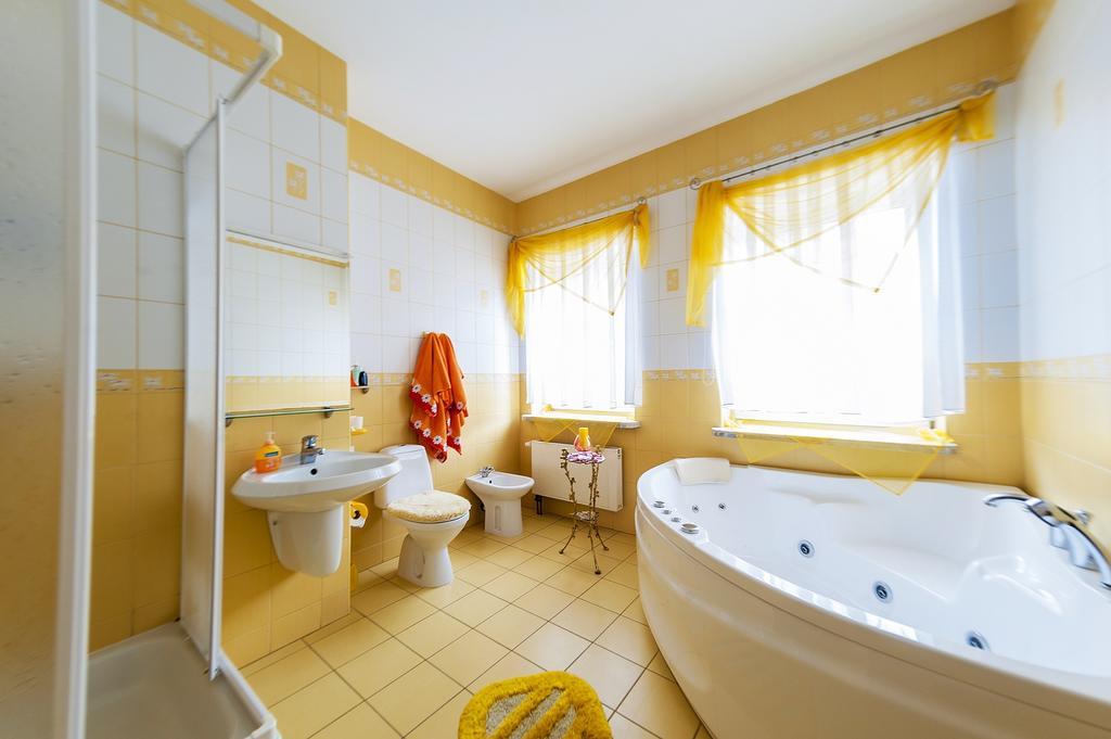 Uroczysko Bed and Breakfast Jastrowie Exteriör bild