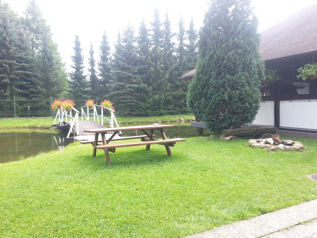 Uroczysko Bed and Breakfast Jastrowie Exteriör bild